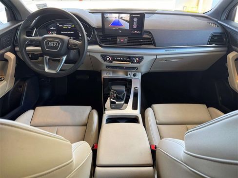 Used 2025 Audi Q5 2.0T Premium w/ Convenience Plus Package AWD/4WD image 11