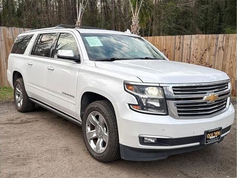 Used 2017 Chevrolet Suburban Premier AWD/4WD image 17