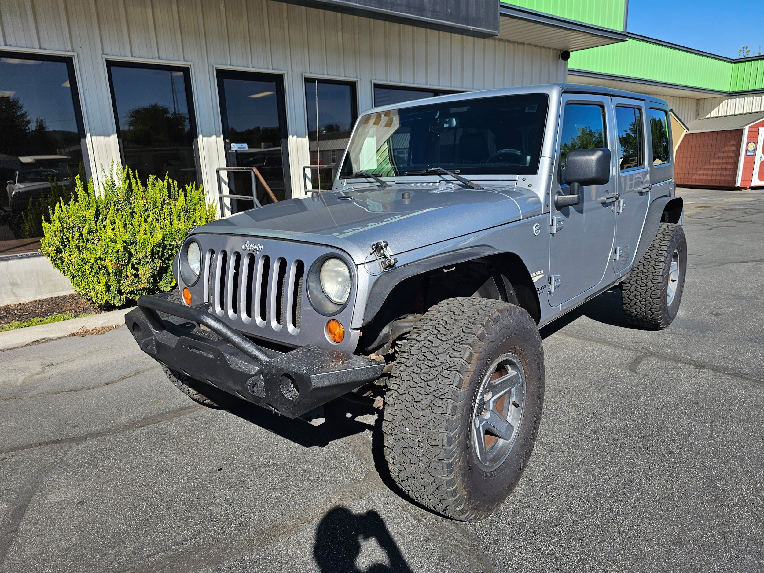 Used 2013 Jeep Wrangler Unlimited Sahara w/ Connectivity Group AWD/4WD image 2