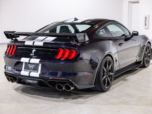 Used 2022 Ford Mustang Shelby GT500 w/ Carbon Fiber Track Pack RWD image 9