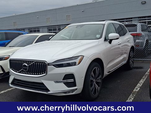 Used 2023 Volvo XC60 B5 Plus w/ Climate Package image 3