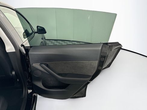 Used 2023 Tesla Model Y Performance image 28