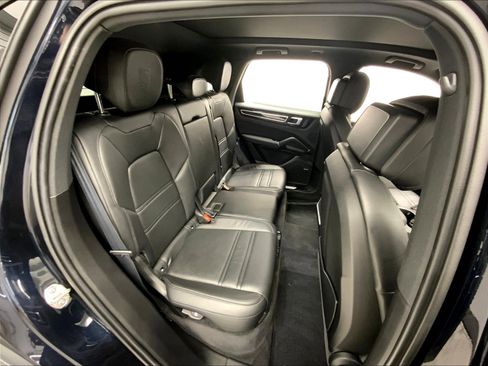 Certified 2023 Porsche Cayenne Platinum Edition AWD/4WD image 23