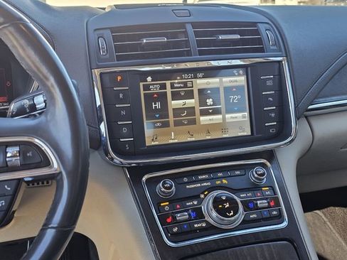 Used 2019 Lincoln Continental Reserve image 10