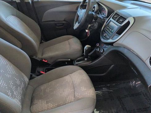 Used 2017 Chevrolet Sonic LT FWD image 17