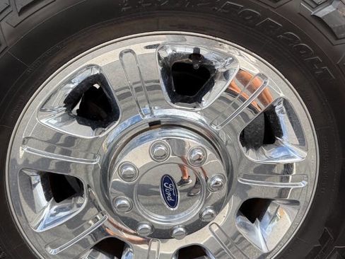 Used 2014 Ford F250 Lariat w/ Lariat Ultimate Package image 36