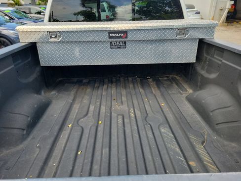 Used 2022 Nissan Titan S RWD image 6