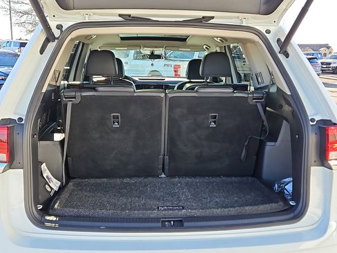 Certified 2023 Volkswagen Atlas SE image 6