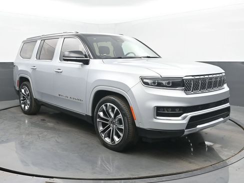 Used 2023 Jeep Grand Wagoneer Series III image 7