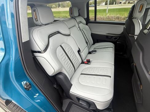 Used 2023 Rivian R1S Adventure AWD/4WD image 16