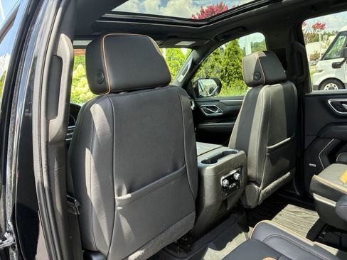 Used 2023 GMC Yukon XL AT4 w/ AT4 Premium Plus Package AWD/4WD image 16