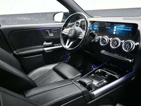 Used 2023 Mercedes-Benz GLA 250 4MATIC w/ Premium Package image 21