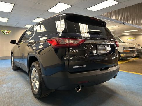 Used 2020 Chevrolet Traverse LT image 11