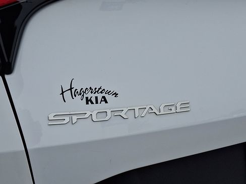 Certified 2024 Kia Sportage EX image 32