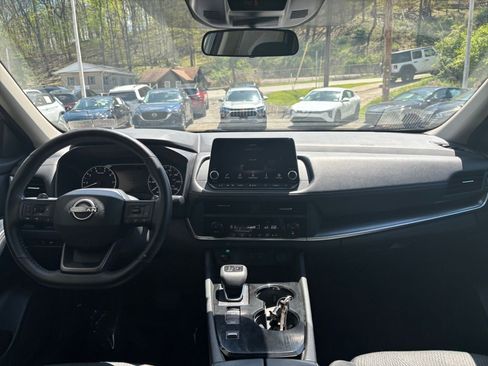 Used 2025 Nissan Rogue SV FWD image 35