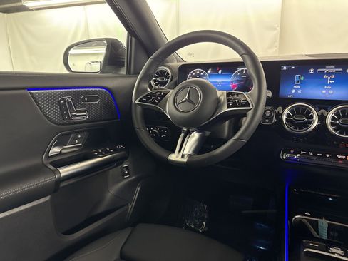 Certified 2025 Mercedes-Benz GLA 250 4MATIC image 28