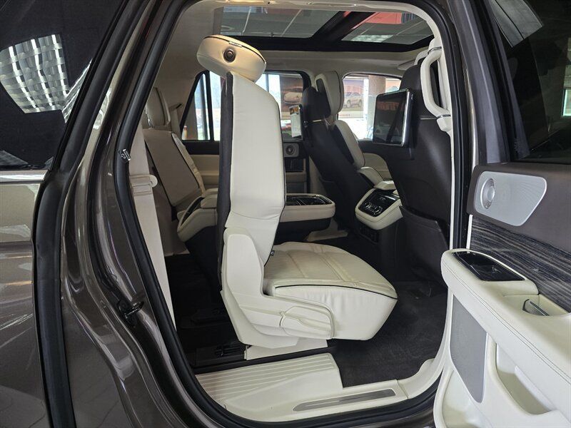 Used 2018 Lincoln Navigator L Black Label AWD/4WD image 25
