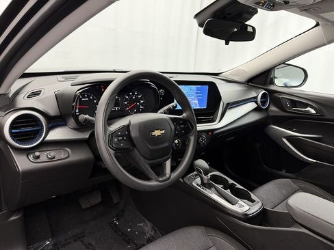 Used 2024 Chevrolet Trax LS image 8