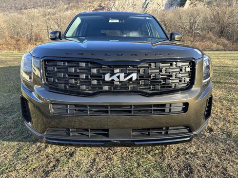 Used 2022 Kia Telluride EX w/ EX Premium Package image 2