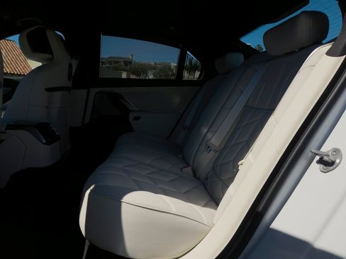 New 2027 BMW 740i w/ Executive Package RWD image 7