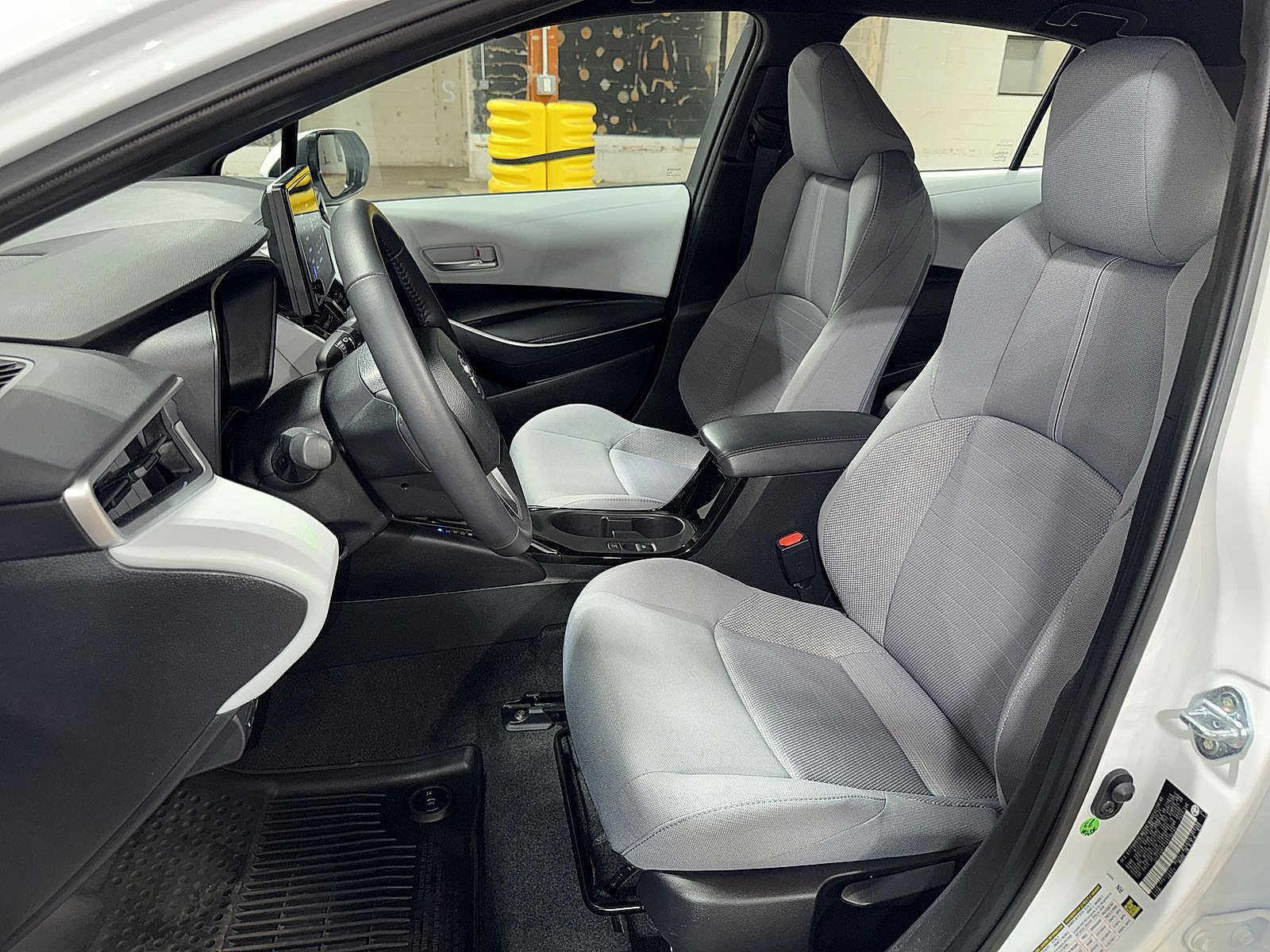 Used 2024 Toyota Corolla SE FWD image 15