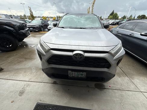 Used 2023 Toyota RAV4 XSE AWD/4WD image 2