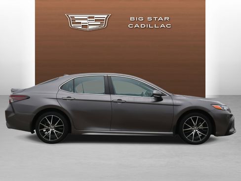 Used 2024 Toyota Camry SE image 6