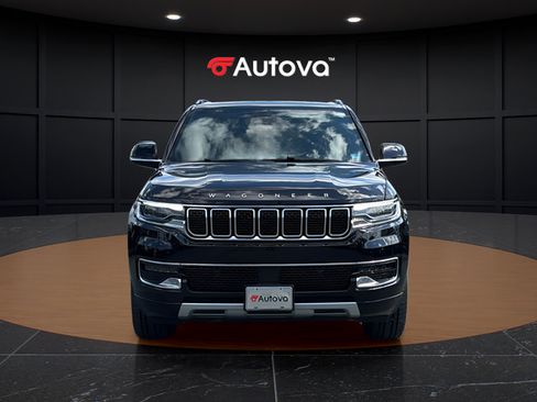 Used 2024 Jeep Wagoneer L Series II w/ Flexible Seating Group AWD/4WD image 8