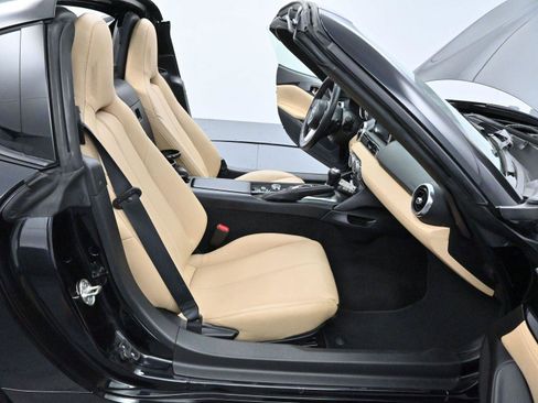 Used 2017 MAZDA MX-5 Miata RF Grand Touring image 24