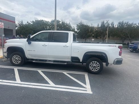 Used 2025 Chevrolet Silverado 2500 LT w/ Convenience Package image 9