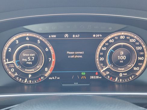 Used 2018 Volkswagen Tiguan SEL Premium image 16