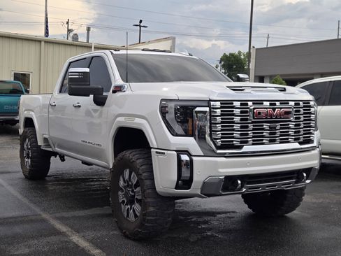 Used 2024 GMC Sierra 2500 Denali w/ Denali Reserve Package AWD/4WD image 4