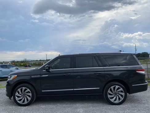 Used 2022 Lincoln Navigator L Reserve RWD image 8