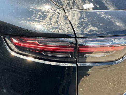 Certified 2023 Porsche Cayenne AWD/4WD image 28