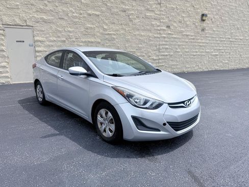 Used 2016 Hyundai Elantra SE FWD image 7