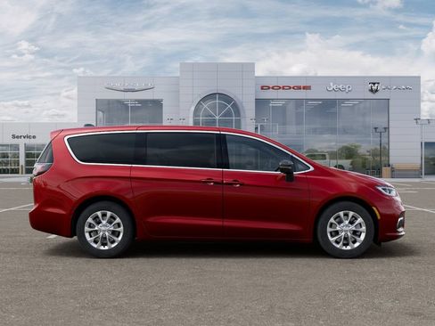 New 2026 Chrysler Pacifica Select AWD/4WD image 22