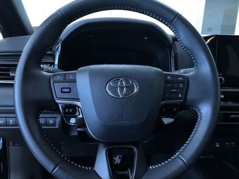 Certified 2025 Toyota Camry SE image 24