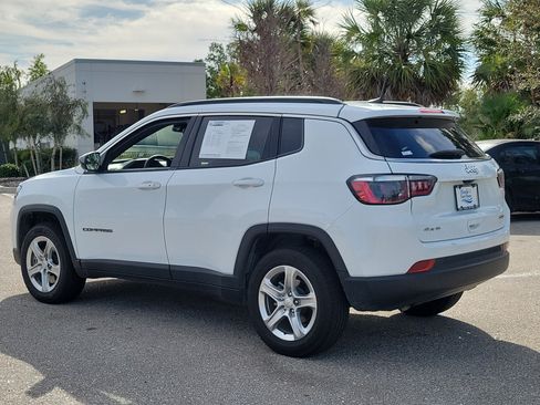 Used 2024 Jeep Compass Latitude AWD/4WD image 4