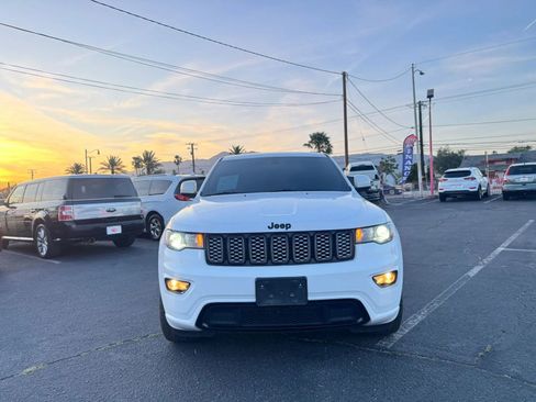 Used 2019 Jeep Grand Cherokee Altitude image 13