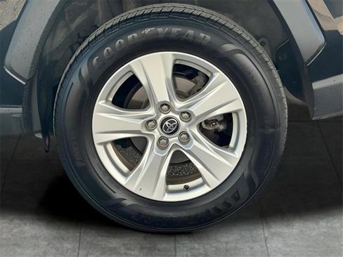 Used 2021 Toyota RAV4 XLE image 7