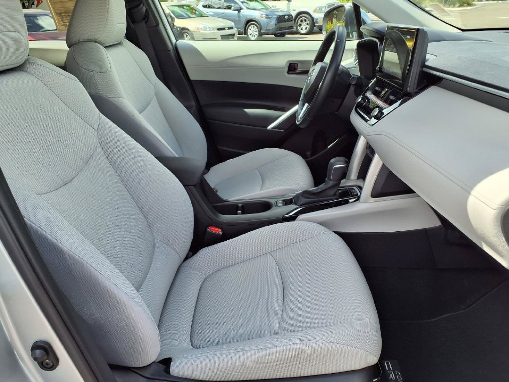 Used 2024 Toyota Corolla Cross LE FWD image 14