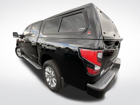Used 2020 Nissan Titan SL w/ Moonroof Package image 27