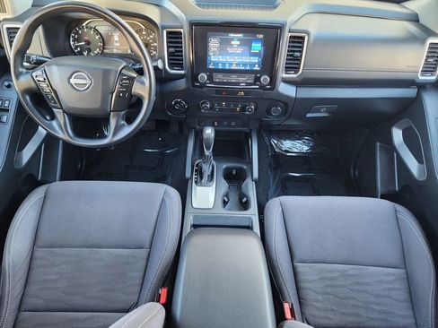 Used 2022 Nissan Frontier SV w/ Technology Package image 10