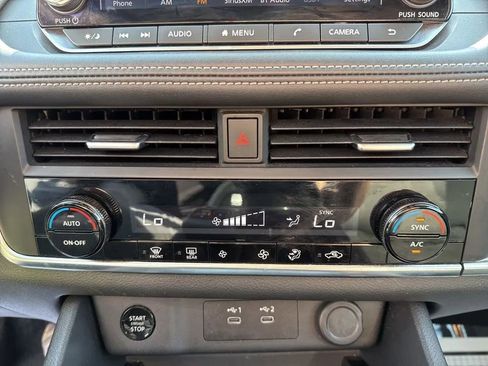 Used 2024 Nissan Rogue SV image 23