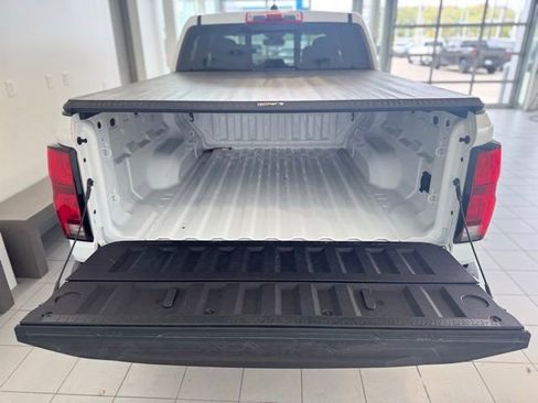 Certified 2024 Chevrolet Colorado Z71 w/ Z71 Convenience Package 2 AWD/4WD image 40