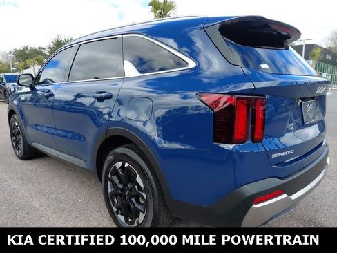 Certified 2024 Kia Sorento S image 7