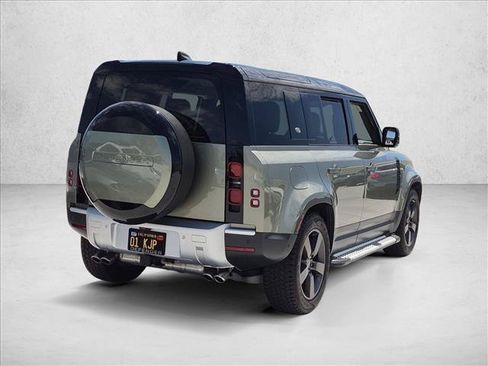 Used 2024 Land Rover Defender 110 SE AWD/4WD image 5