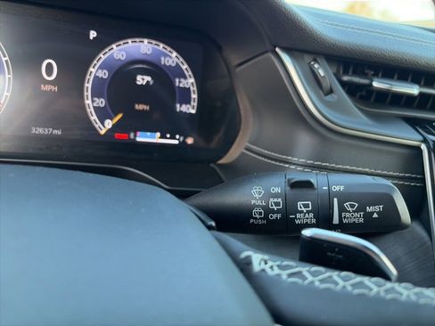 Used 2023 Jeep Grand Cherokee L Limited image 36