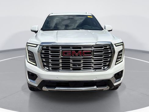 Used 2026 GMC Yukon XL Denali w/ Denali Reserve Package AWD/4WD image 2