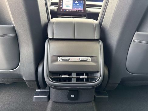 New 2026 Lincoln Nautilus Reserve AWD/4WD image 16